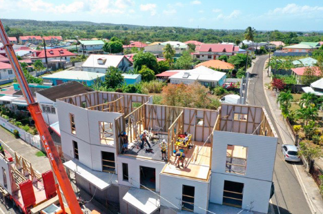 La conception d’une architecture performante avec des brasseurs d’air doit être anticipée dès l’avant- projet. Exemple avec la résidence Maldyves (architecte L. DARVIOT)
Guadeloupe